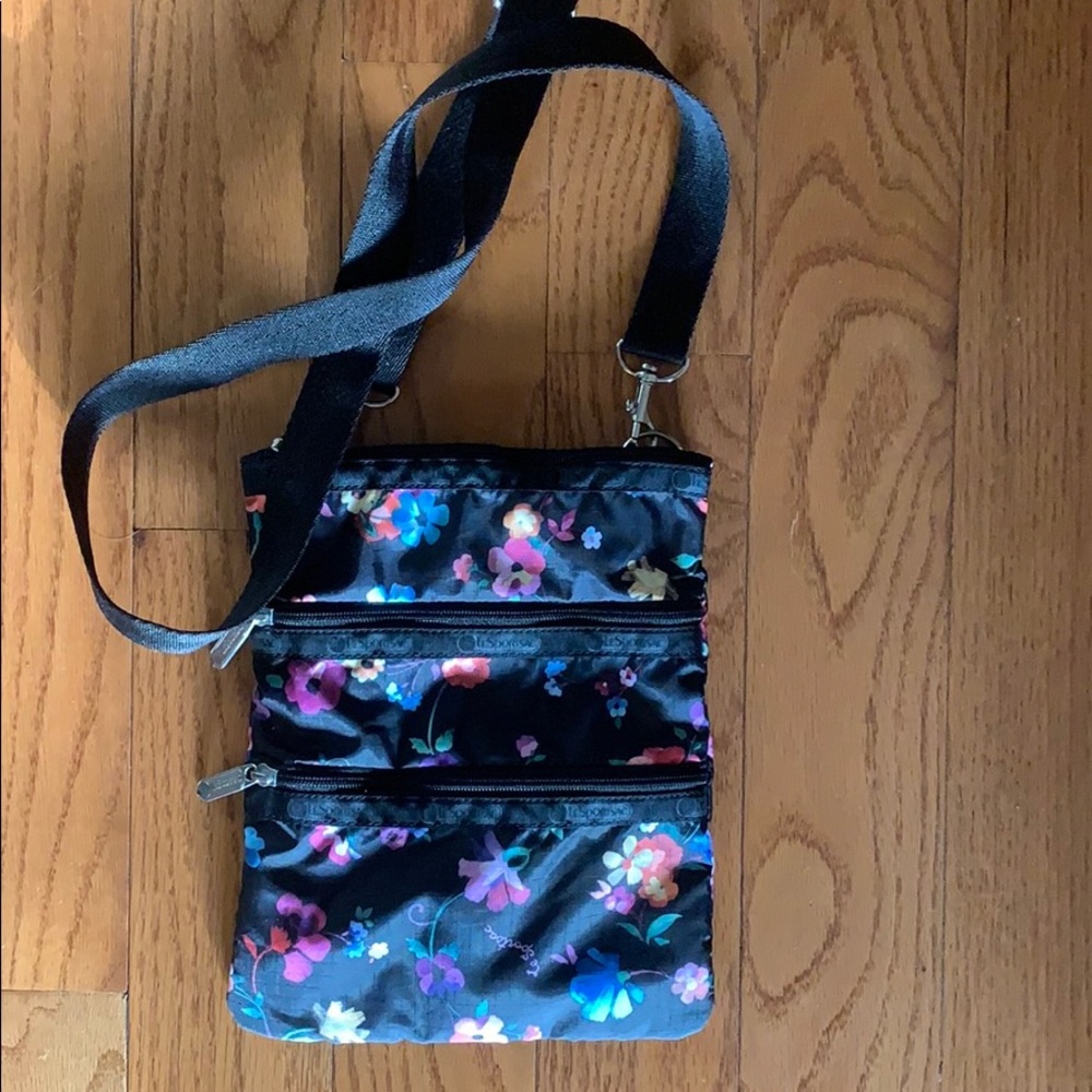 LESPORTSAC CROSS BODY